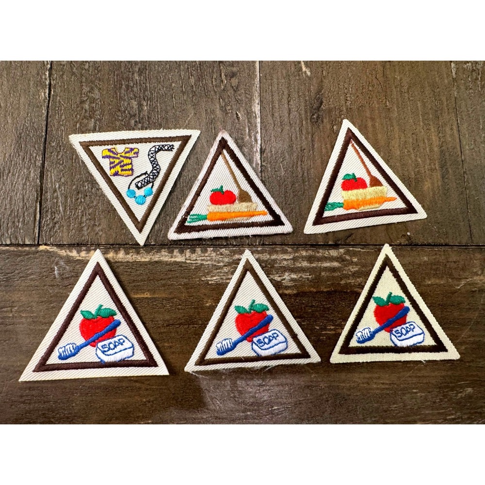 Vintage Girl Scout Brown Border Triangle Badges Health Homemaking Lot of 6 - Picture 1 of 4